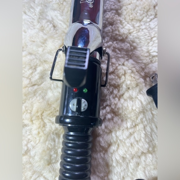 Conair Instant Heat Curling Iron CD82J 1-1/4" Barrel Black/Silver Tested*Works - Picture 2 of 7